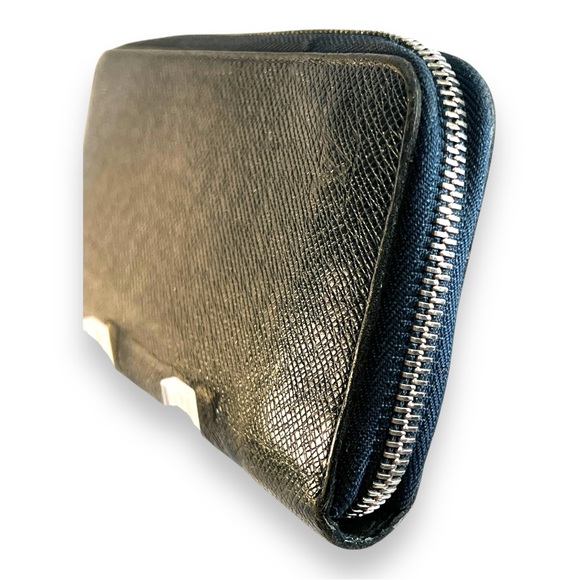 LOUIS VUITTON Navy Blue Credit Card Wallet Brilliant Silver Tone Hardware - Picture 13 of 16